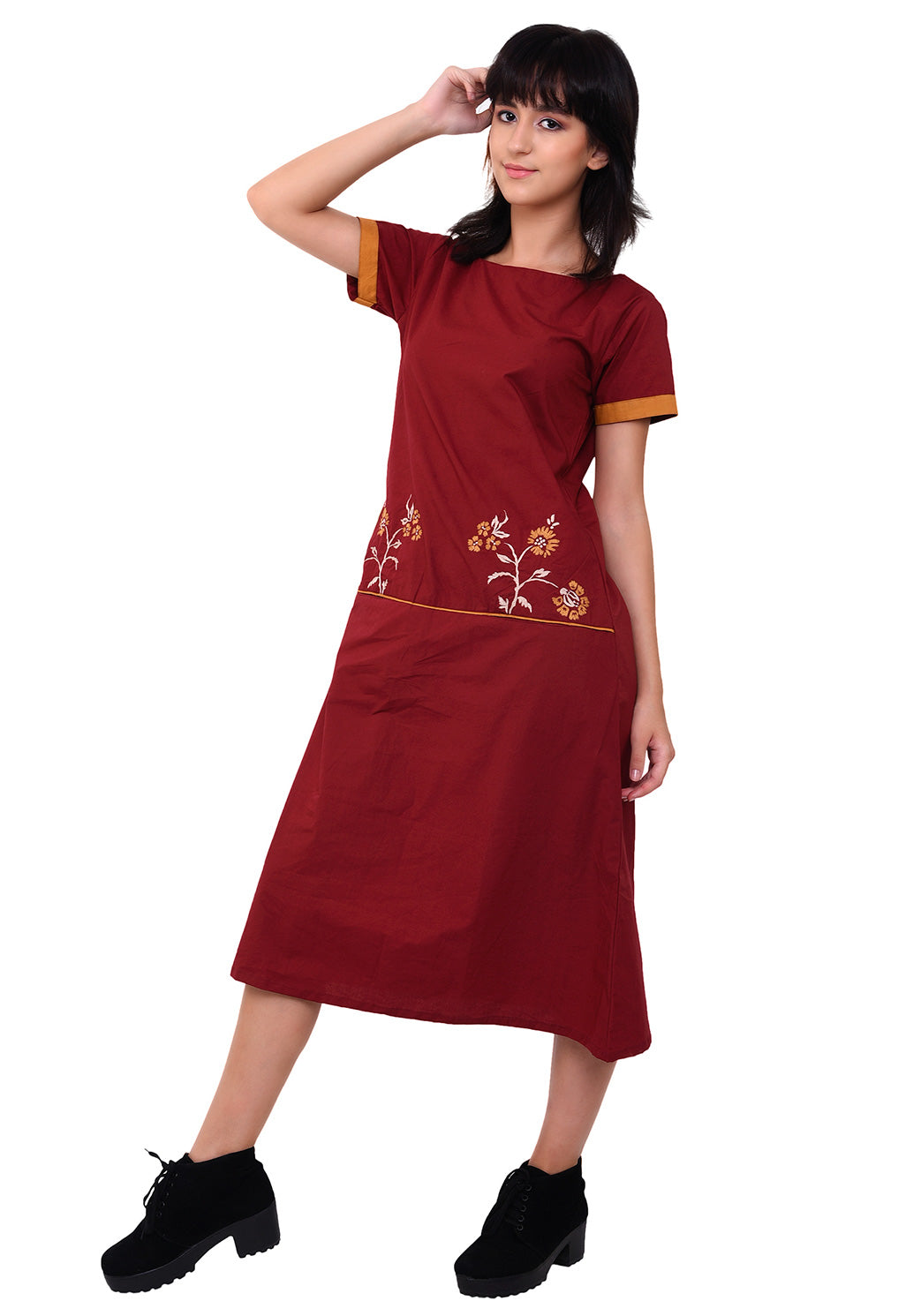 Floral Embroidered Front Pocket Dress - Maroon