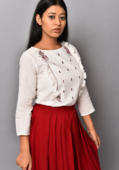 Silver Horse Round Neck White Top