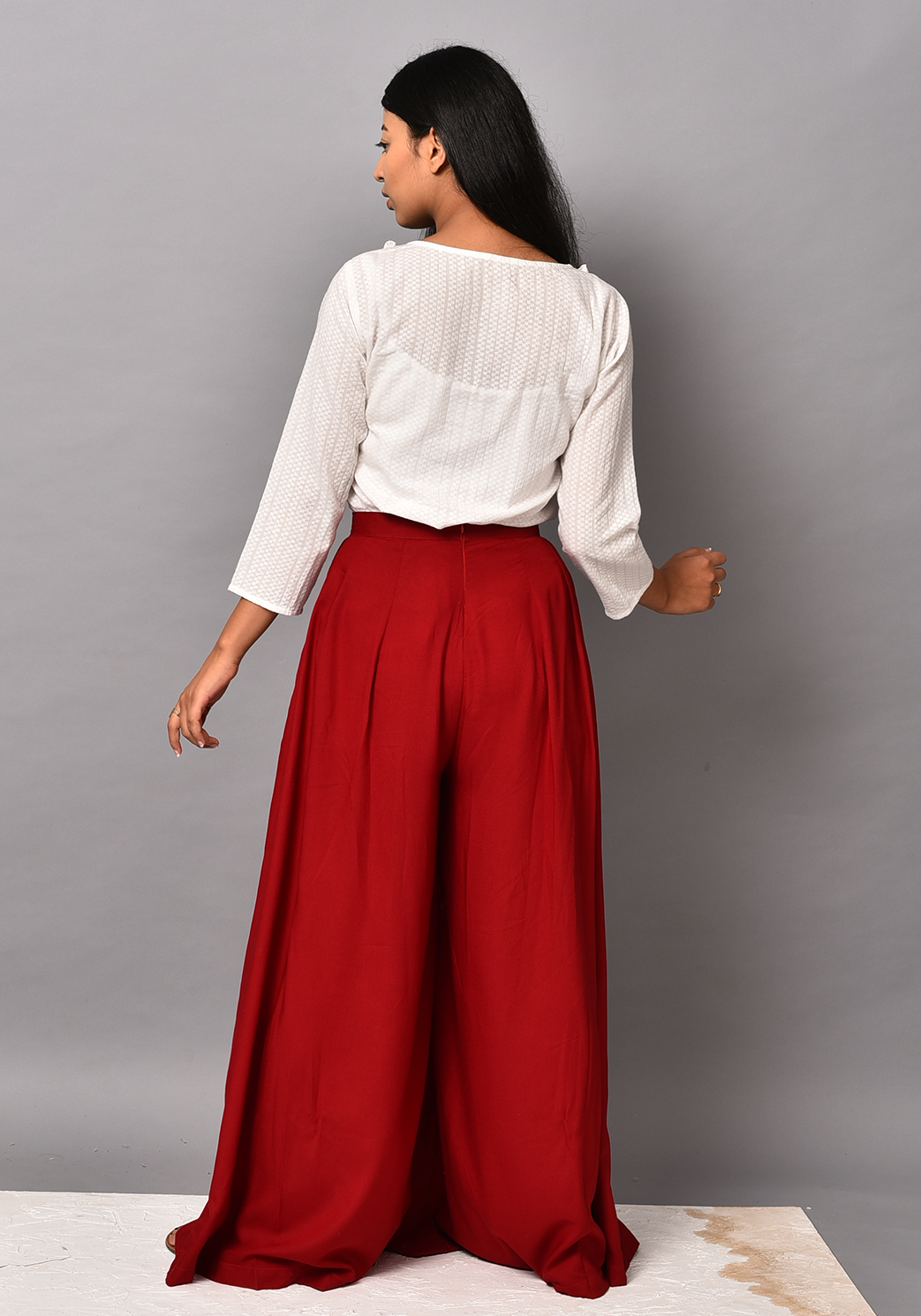 Silver Horse Round Neck White Top