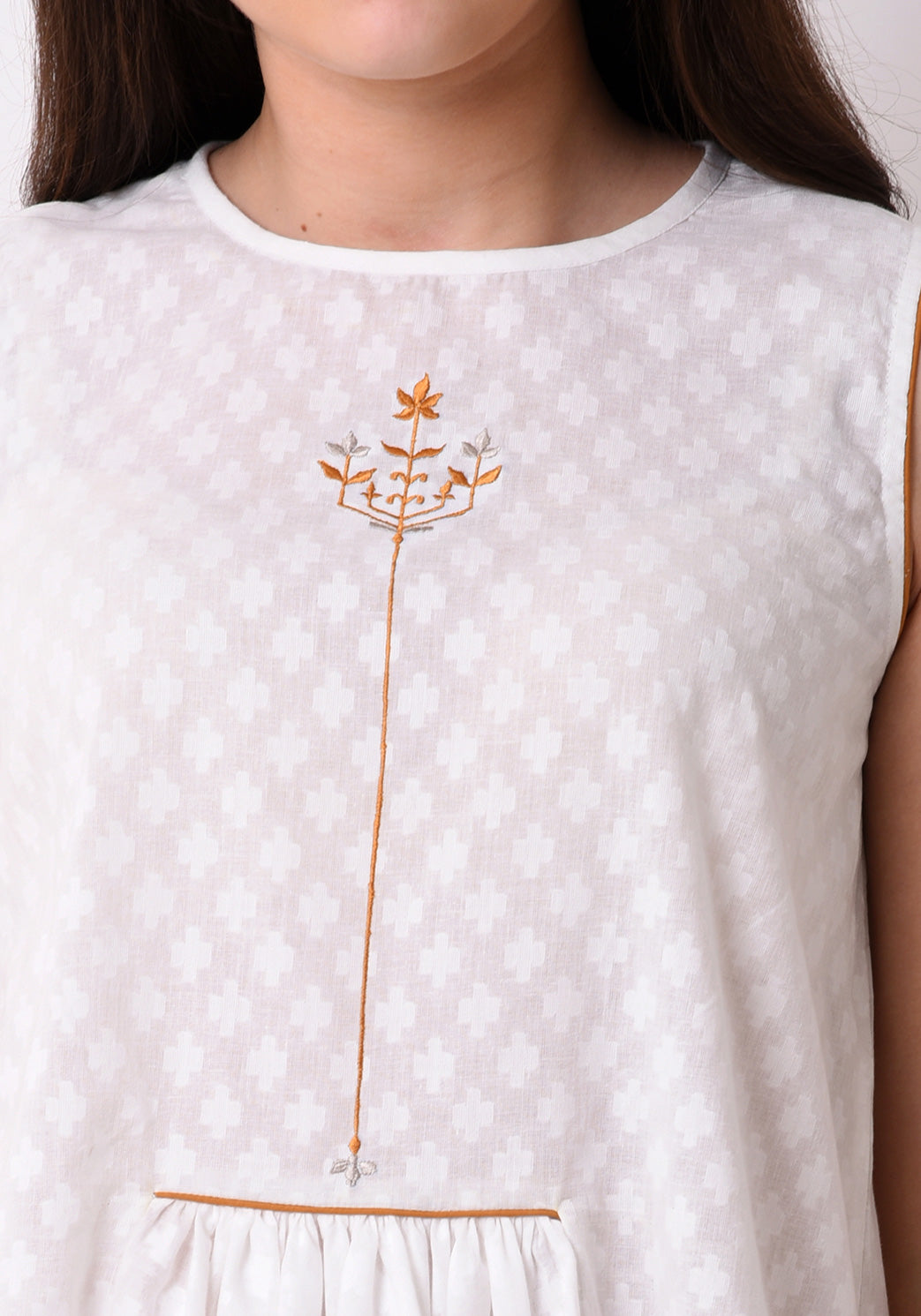 Doctor Dobby Gathered Embroidered Tunic - White